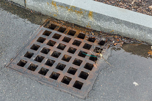 Catch Basin with Grate