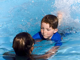 4 year old in swimming class